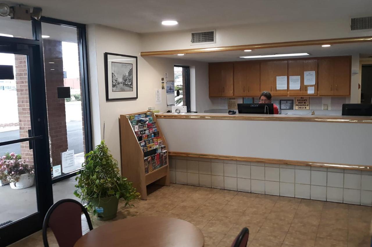 Super Value Inn วัลโดสตา ภายนอก รูปภาพ